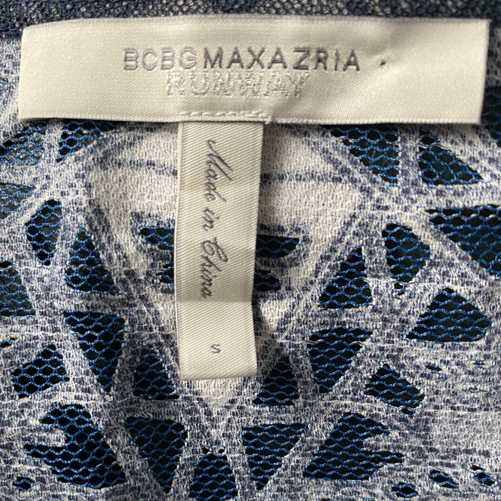 BCBGMAXAZRIA RUNWAY Collection Blouse size Small - Picture 3 of 3